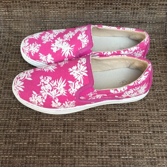 UGG Limited Edition Floral Slip on Sneakers - Picture 5 of 5
